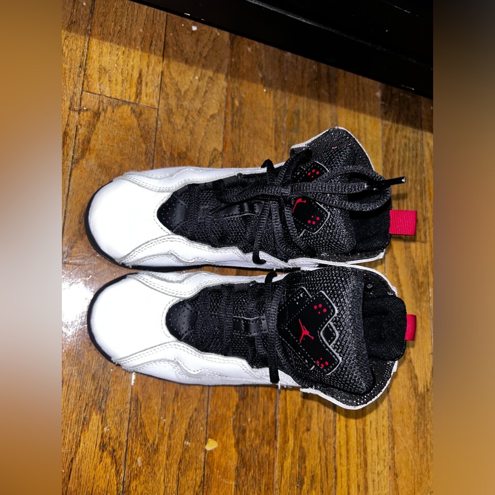 Jordan white, black and red Flights. SZ 12C in kids